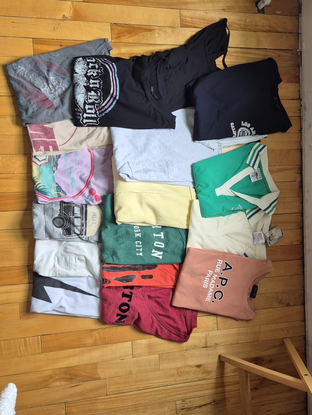 Lot of 17 Women’s Graphic Tees – Mixed Brands | M/L/XL